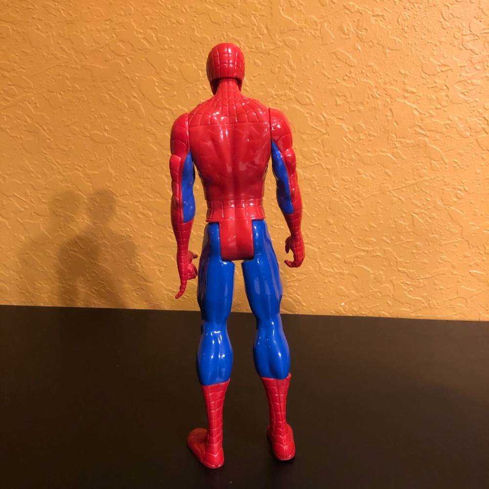 Marvel Spiderman Action Figure - Picture 2 of 2